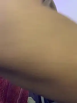 Snapshot of La-Gatiita-trans chatting on 12-16-25, 02:11 La-Gatiita-trans online show from 12-16-25, 02:11