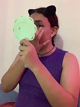 Snapshot of La-Gatiita-trans chatting on 12-21-25, 02:30 La-Gatiita-trans online show from 12-21-25, 02:30