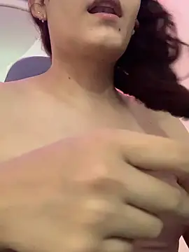 Snapshot of La-Gatiita-trans chatting on 02-03-26, 04:23 La-Gatiita-trans online show from 02-03-26, 04:23