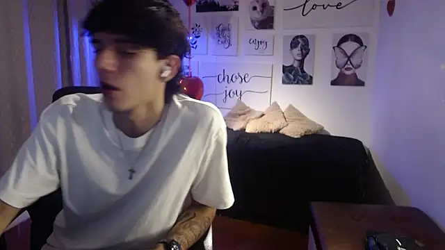 AmethystShadow17 online show from 02-21-26, 08:43