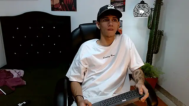 AmethystShadow17 online show from 06-14-26, 04:14