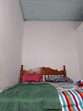 Snapshot of Alondracat69 chatting on 11-17-25, 10:04 Alondracat69 online show from 11-17-25, 10:04