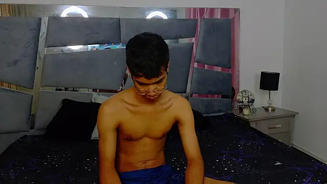 Desire4Duo online show from 11-28-25, 01:25