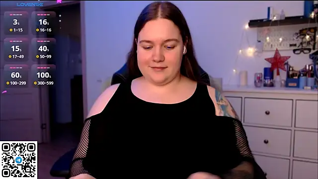 Snapshot of SummerTina chatting on 12-08-24, 06:06 SummerTina online show from 12-08-24, 06:06