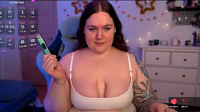 Snapshot of SummerTina chatting on 01-08-25, 05:05 SummerTina online show from 01-08-25, 05:05