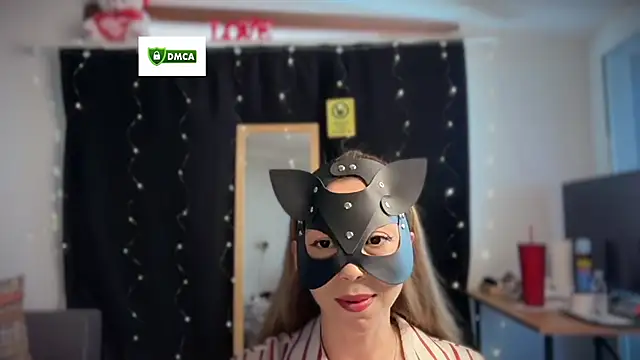  Nefertiti online show from 06-11-26, 02:04