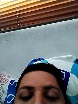 Snapshot of Eduar0015 chatting on 11-04-25, 07:46 Eduar0015 online show from 11-04-25, 07:46