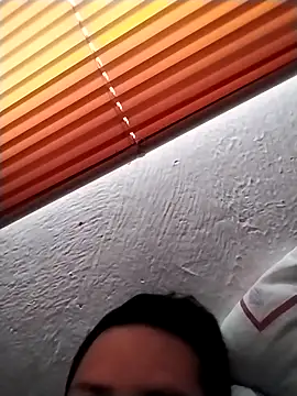 Snapshot of Eduar0015 chatting on 11-06-25, 08:21 Eduar0015 online show from 11-06-25, 08:21