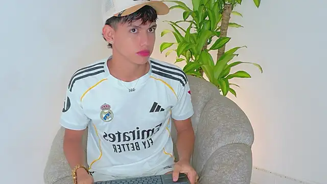 Snapshot of Axel_Cody_ chatting on 05-05-26, 11:51 Axel Cody online show from 05-05-26, 11:51