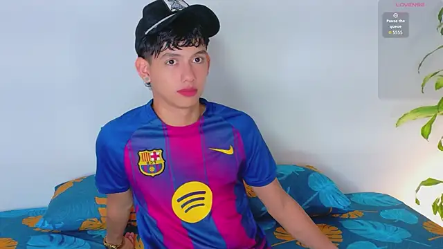 Snapshot of Axel_Cody_ chatting on 06-19-26, 01:21 Axel Cody online show from 06-19-26, 01:21