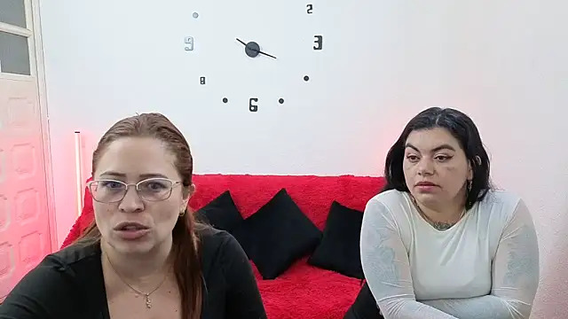 Snapshot of lesb_milf chatting on 09-29-25, 03:17 lesb milf online show from 09-29-25, 03:17