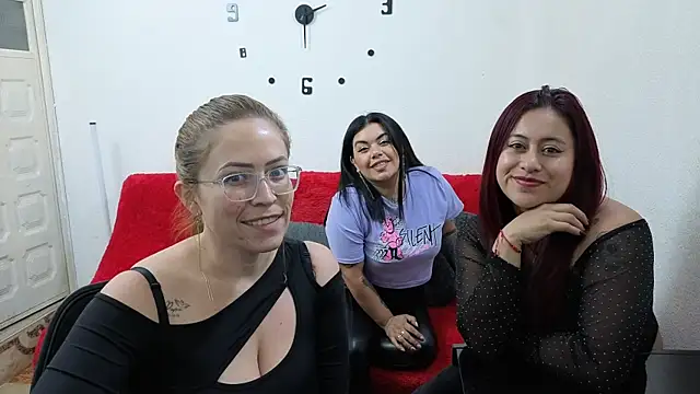 Snapshot of lesb_milf chatting on 04-22-26, 08:21 lesb milf online show from 04-22-26, 08:21