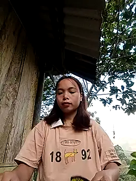 Nguyet2k4 online show from 12-19-25, 01:34