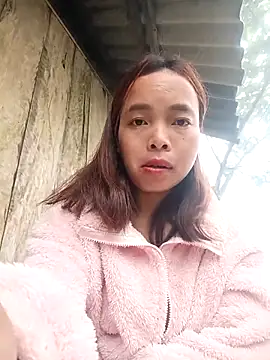 Nguyet2k4 online show from 02-01-26, 01:37