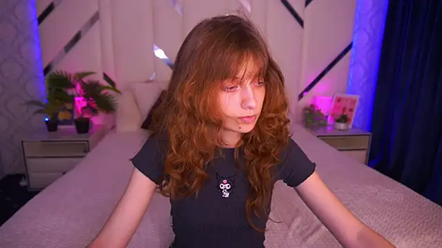 CuteeFoxy online show from 10-27-25, 02:21