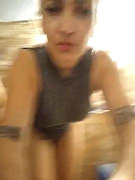 Snapshot of Nicolle_Amor chatting on 01-19-26, 12:03 Nicolle Amor online show from 01-19-26, 12:03