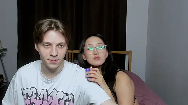 Snapshot of Blossomandbee chatting on 11-03-25, 08:21 Blossomandbee online show from 11-03-25, 08:21