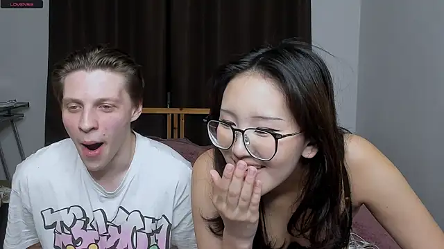 Snapshot of Blossomandbee chatting on 11-07-25, 09:26 Blossomandbee online show from 11-07-25, 09:26