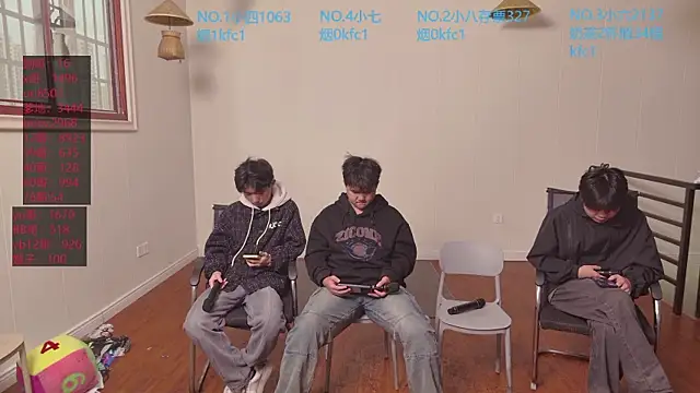 Snapshot of tyboys chatting on 10-21-25, 08:26 tyboys online show from 10-21-25, 08:26