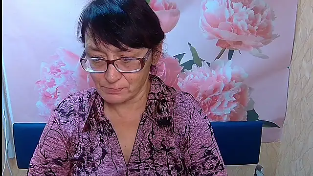 Snapshot of MeganSword chatting on 10-17-25, 05:10 MeganSword online show from 10-17-25, 05:10