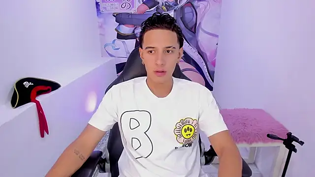 Hayden Boy  online show from 10-30-25, 01:01