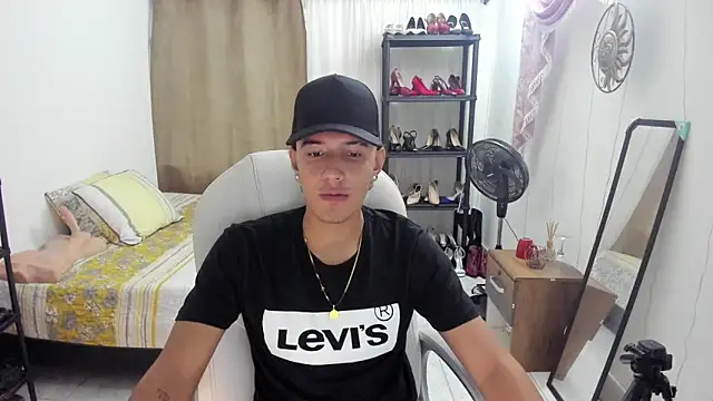 Hayden Boy  online show from 11-03-25, 10:10