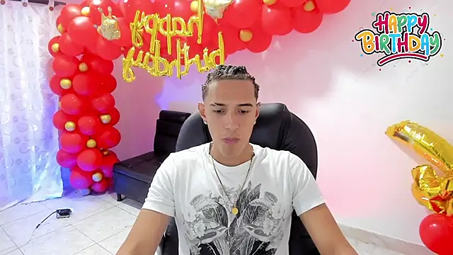 Hayden Boy  online show from 11-13-25, 08:52