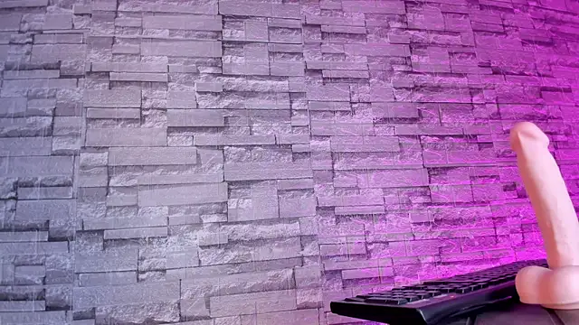 Snapshot of Zamariah chatting on 11-13-25, 03:16 Zamariah online show from 11-13-25, 03:16