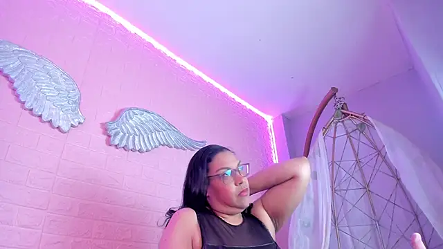 Snapshot of Zamariah chatting on 11-22-25, 03:05 Zamariah online show from 11-22-25, 03:05