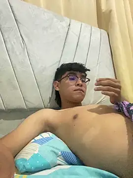 Muchachito18 online show from 11-15-25, 05:27