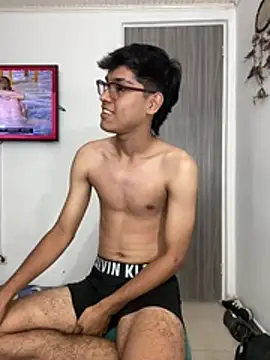 Muchachito18 online show from 01-09-26, 04:04