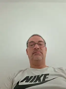 Snapshot of Mikadu95 chatting on 10-19-25, 10:05 Mikadu95 online show from 10-19-25, 10:05