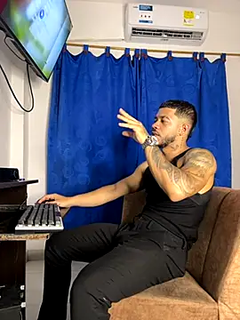 Kylian Alessandro online show from 11-15-25, 04:32