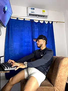 Kylian Alessandro online show from 11-21-25, 03:11