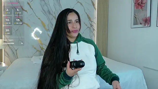 Snapshot of zoe_longhair chatting on 05-04-26, 08:16 zoe longhair online show from 05-04-26, 08:16