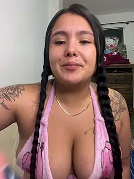 Snapshot of Mellani_luod chatting on 05-01-26, 03:33 Mellani luod online show from 05-01-26, 03:33