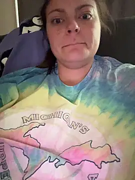 Snapshot of honeygirlox chatting on 10-14-25, 07:47 honeygirlox online show from 10-14-25, 07:47