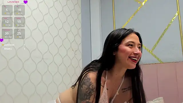 JuliethCruz  online show from 05-25-26, 07:09