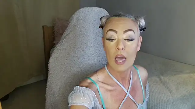 TheOGMiaMystique online show from 05-27-26, 08:50