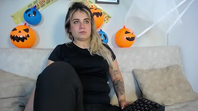 Sweet Bella Valery online show from 10-30-25, 10:10