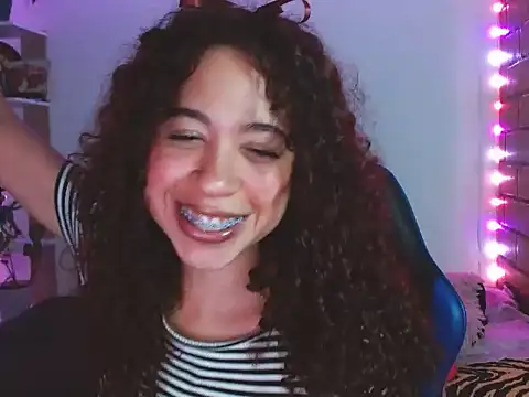 Medussa3033 online show from 04-20-26, 05:21