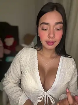 MiaSofia   online show from 04-21-26, 05:58