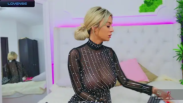 Snapshot of AriannaSins chatting on 01-04-25, 04:43 AriannaSins online show from 01-04-25, 04:43