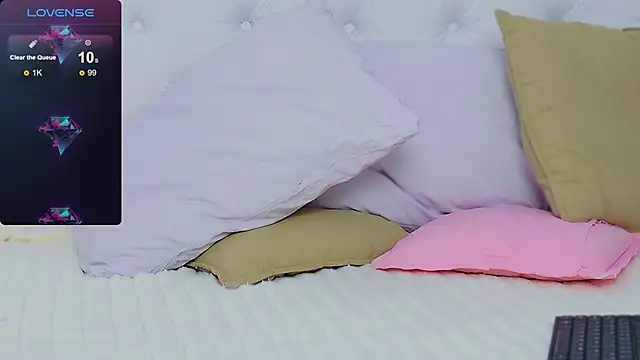 Snapshot of AriannaSins chatting on 01-09-25, 04:28 AriannaSins online show from 01-09-25, 04:28