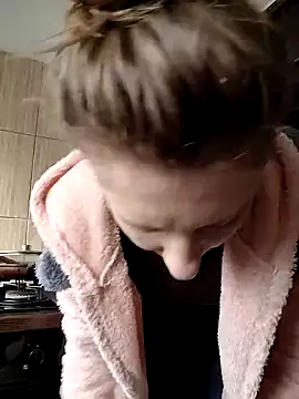 SandyCassie online show from 12-20-25, 07:37