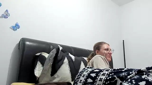 SandyCassie online show from 04-18-26, 07:51