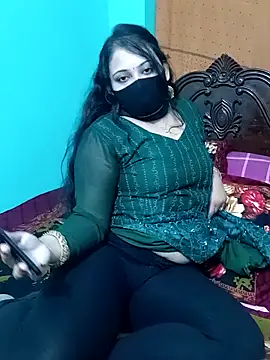 Snapshot of Porimoni22 chatting on 11-22-25, 12:04 Porimoni22 online show from 11-22-25, 12:04