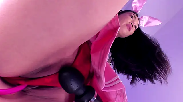 Divine Madeleine online show from 04-11-26, 06:18