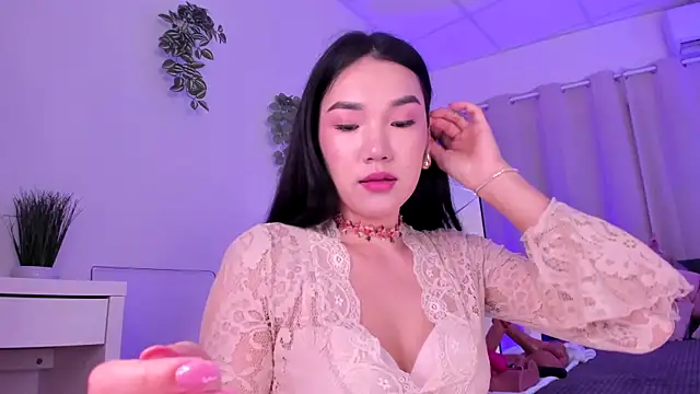 Divine Madeleine online show from 06-07-26, 05:55
