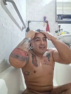 Snapshot of Rueditasss chatting on 05-19-26, 01:06 Rueditasss online show from 05-19-26, 01:06